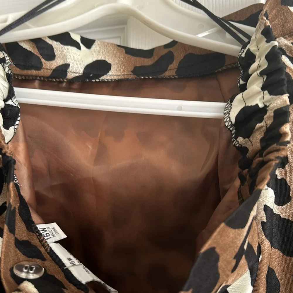 Suit, leopard print - Picture 9 of 10